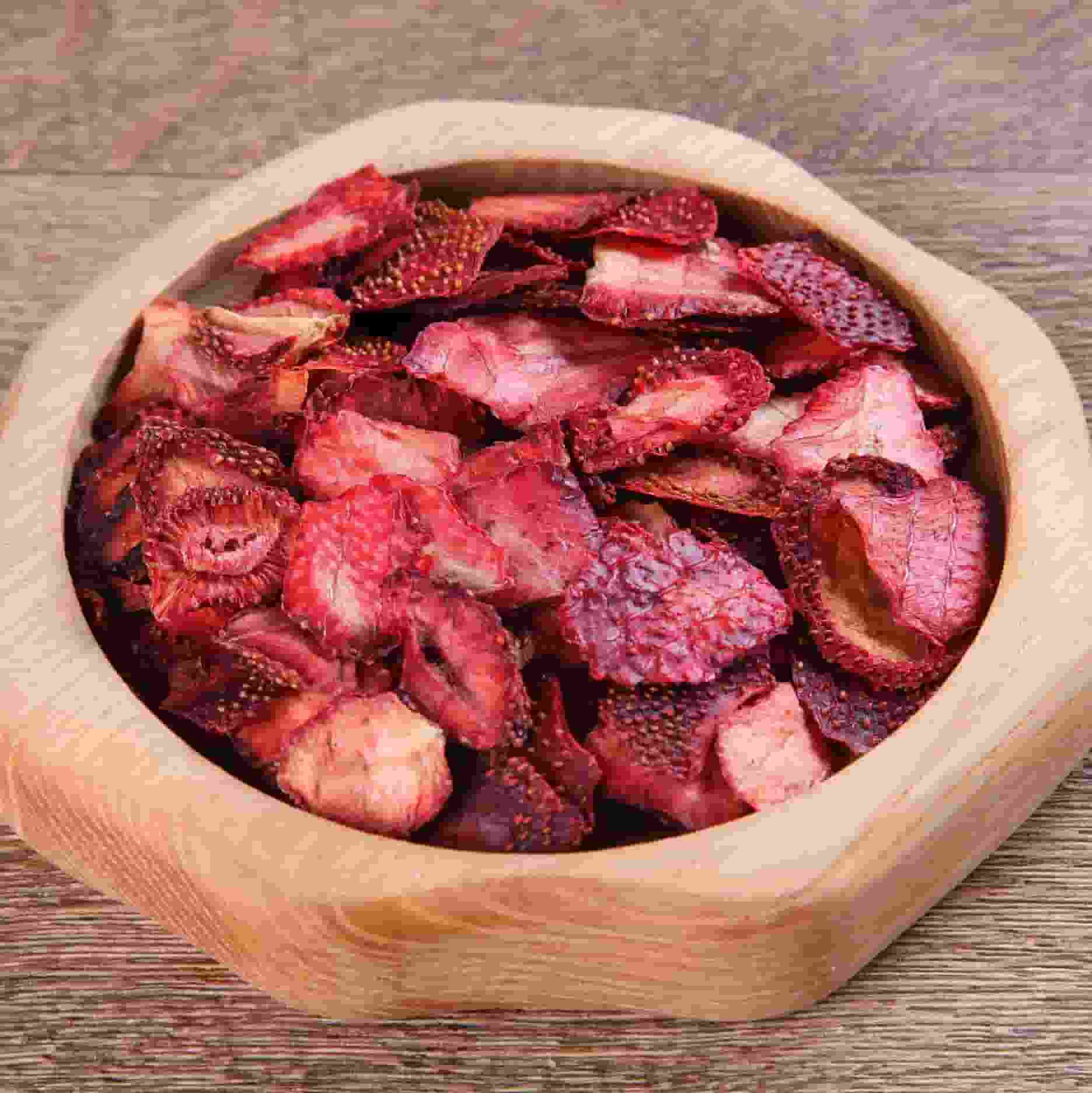 توت فرنگی خشک فاقد مواد نگهدارنده